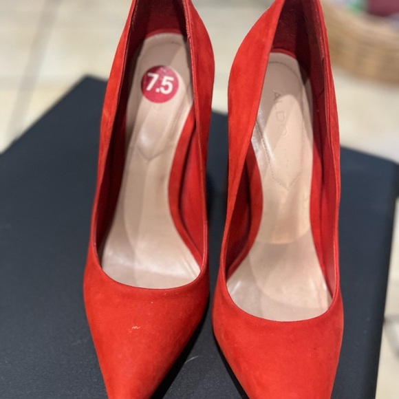 LIKE NEW ALDO SHOES SIZE 7.5 - Picture 5 of 6